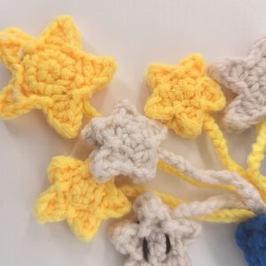 crochet stars keychain, handmade keychain for women, cute keychain ,all woven stitch by stitch. hang it on your bag and you will become a unique scenery.