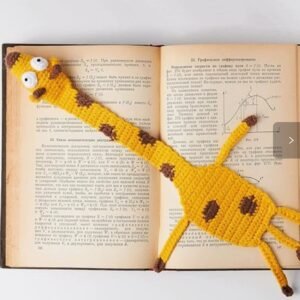 giraffe hand knitted cute bookmark；reading companion & bag charm；each piece is hand knitted with meticulous care, boasting a soft, skin friendly texture and delicate details that reflect thoughtful craftsmanship.slip it between pages, and it becomes your perfect reading buddy—effortlessly marking your progress while adding a playful, whimsical touch to your daily reading moments. add a touch of ritual to your reading with this charming little companion.with its adorable, distinctive design, it makes a thoughtful gift for book lovers, friends, and family, blending practicality with heartfelt warmth.more than just a bookmark, it can also be attached to your bag (with a clasp, if desired) as a cute accessory, adding a fun, whimsical flair to your everyday outfits and outings—one piece, multiple uses!crafted from high quality knitted materials, it’s durable, resistant to deformation and wear, and easy to maintain. it will accompany your reading and adventures for years to come, becoming a cozy little keepsake by your side.